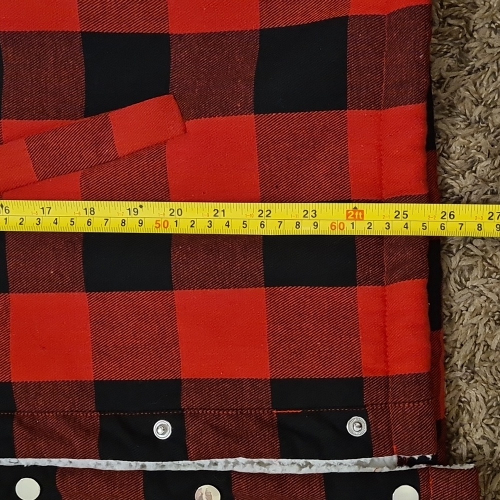 Buffalo Plaid Sherpa Lined Color-Block Sleeveless Vest in Size Medium. - Picture 5 of 6
